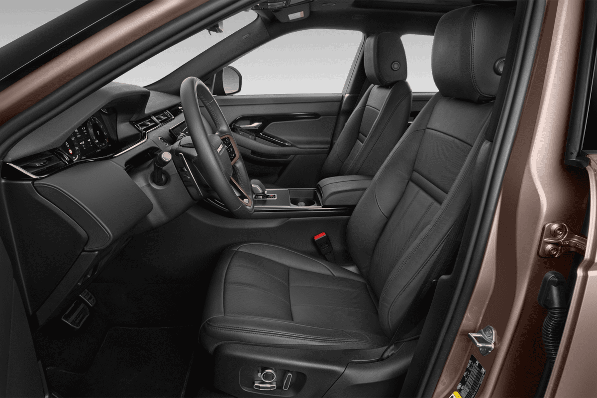 Vordersitze eines Land Rover Range Rover Evoque Plug-In-Hybrid (KI-generiert)
