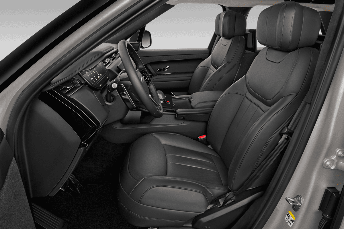 Vordersitze eines Land Rover Range Rover Sport Plug-in-Hybrid (KI-generiert)