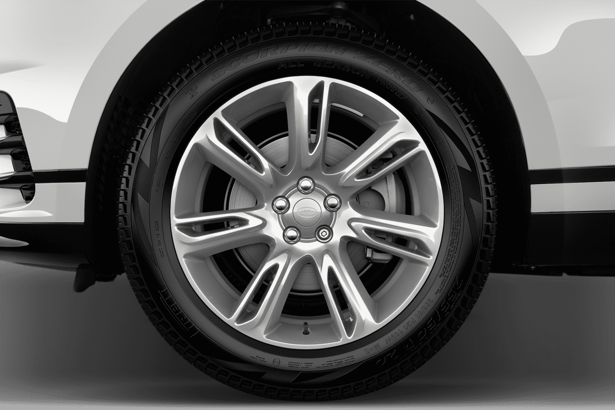 Radkappe oder Felge eines Land Rover Range Rover Velar