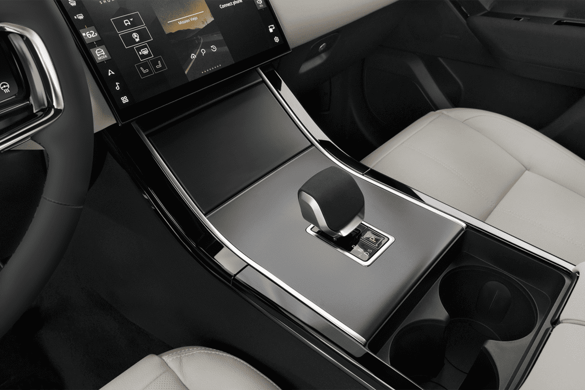 Schaltknüppel eines Land Rover Range Rover Velar