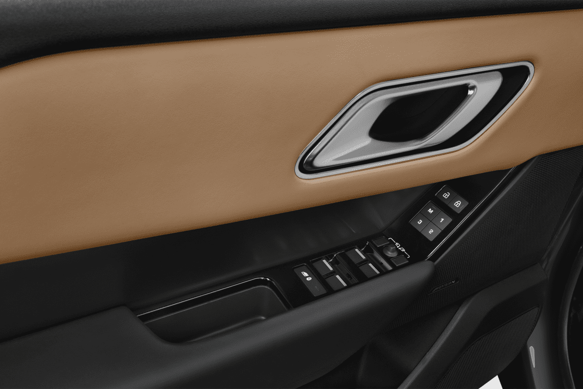 Türsteuerung eines Land Rover Range Rover Velar Plug-in-Hybrid (KI-generiert)