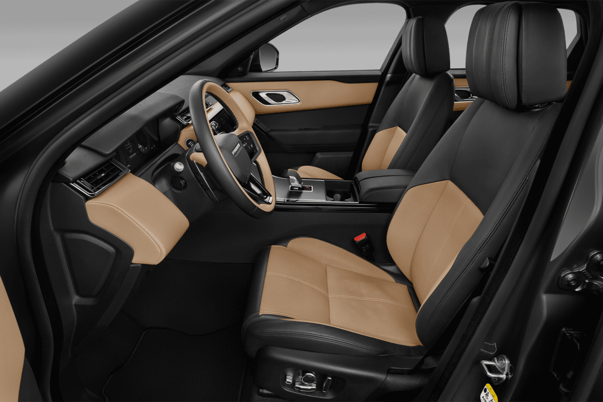 Vordersitze eines Land Rover Range Rover Velar Plug-in-Hybrid