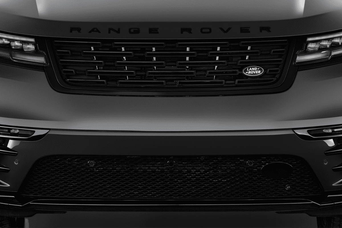 Kühlergrill eines Land Rover Range Rover Velar Plug-in-Hybrid