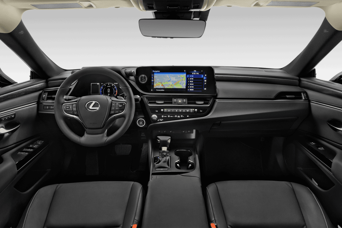 Armaturenbrett eines Lexus ES