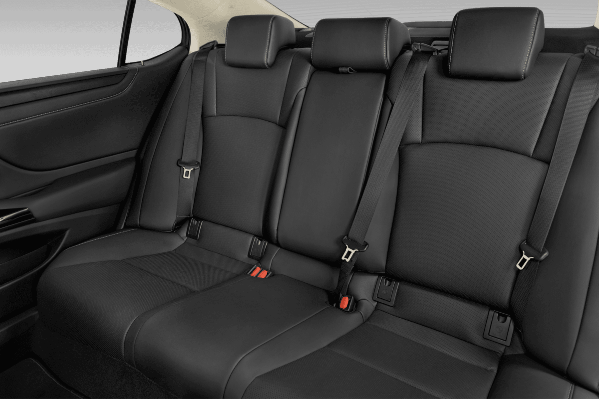 Rücksitzbank eines Lexus ES