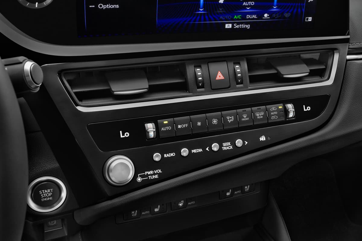 Klimasteuerung eines Lexus ES