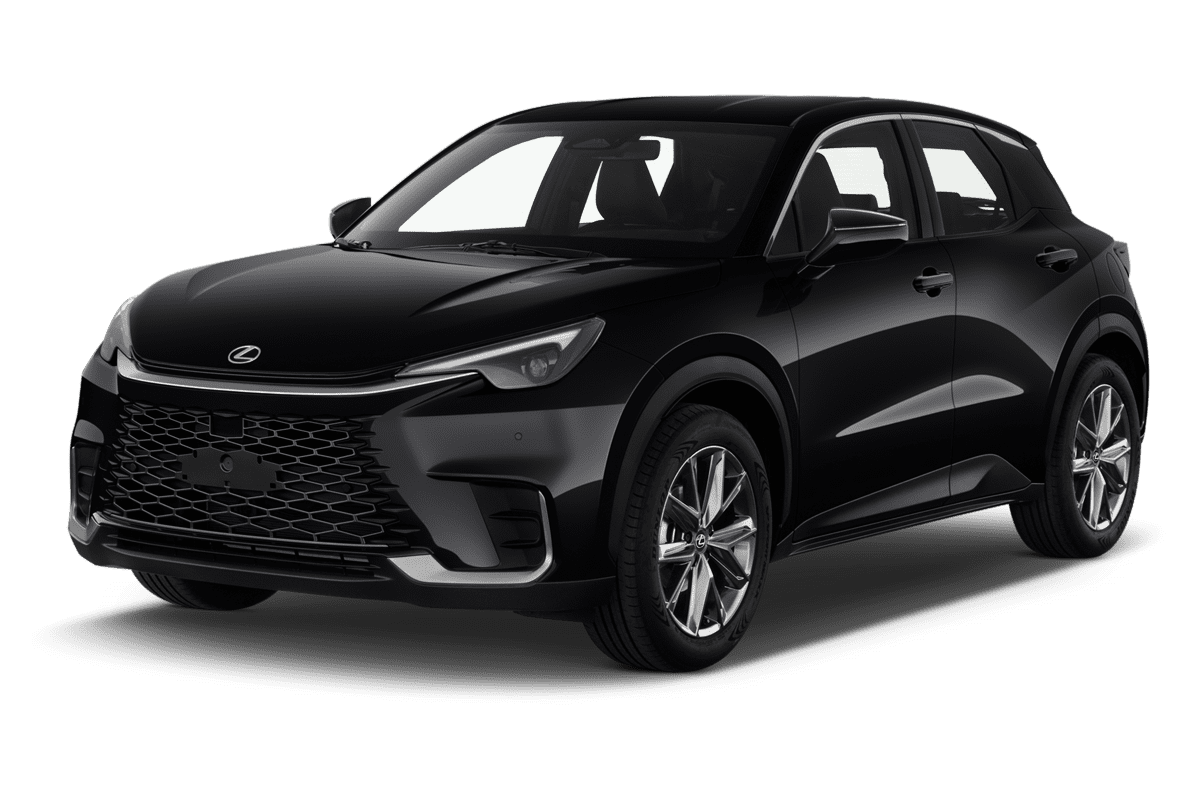 Schräge Frontansicht eines Lexus LBX Hybrid, freigestellt