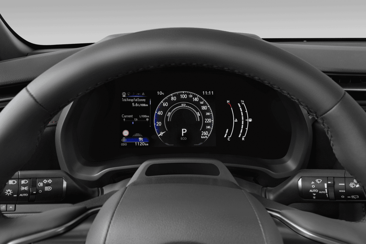 Kombiinstrument eines Lexus LBX Hybrid