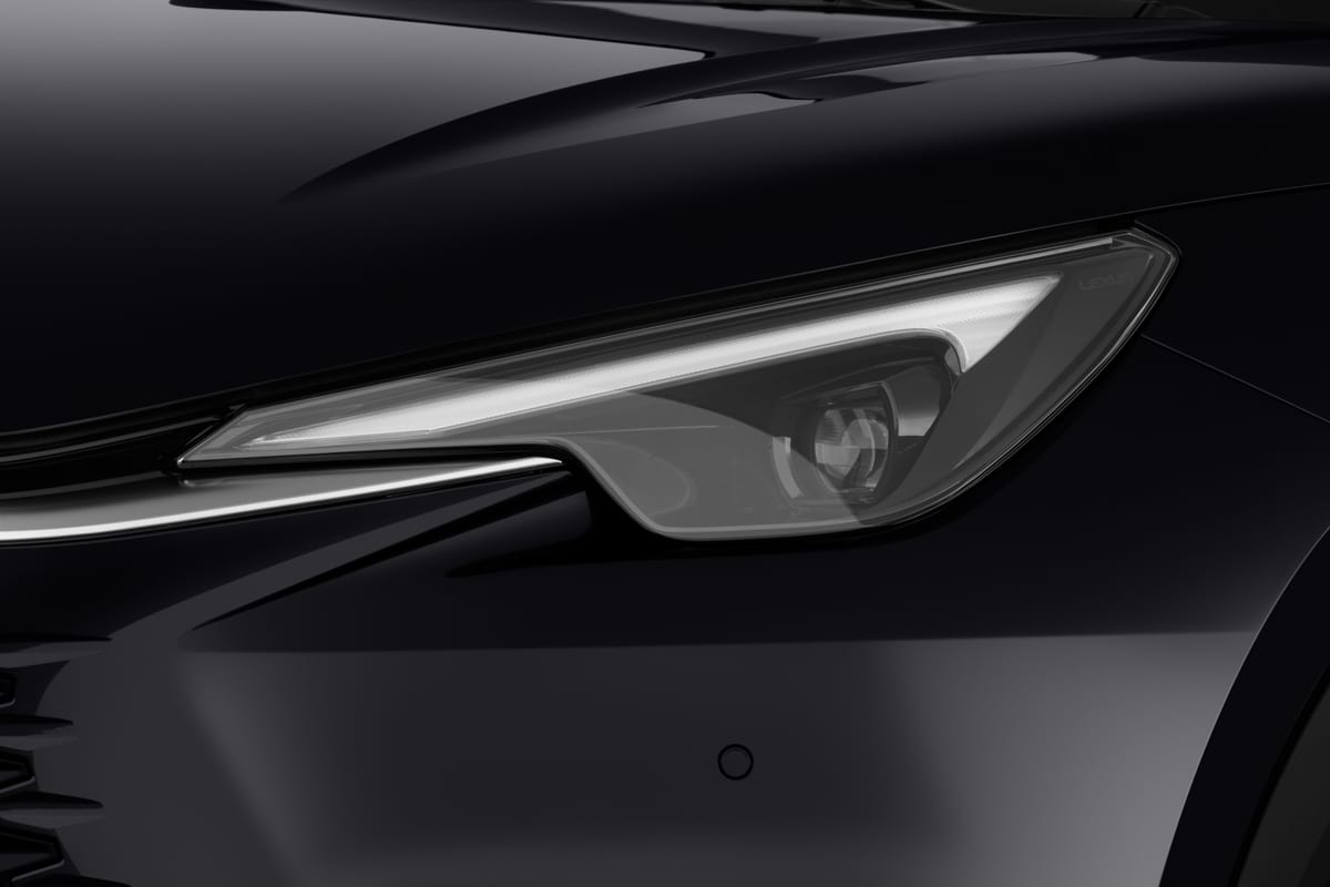 Frontscheinwerfer eines Lexus LBX Hybrid (KI-generiert)