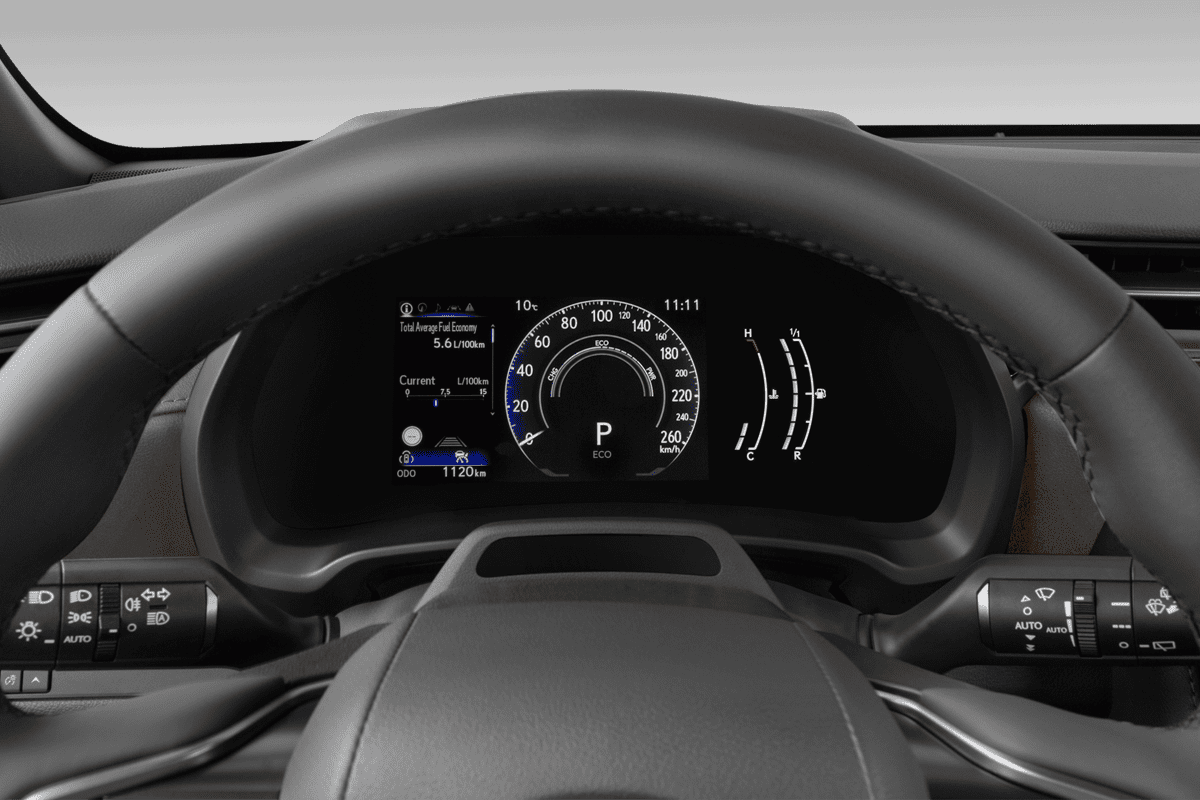 Kombiinstrument eines Lexus LBX Hybrid (KI-generiert)