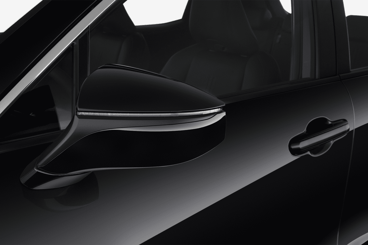 Rückspiegel eines Lexus LBX Hybrid (KI-generiert)