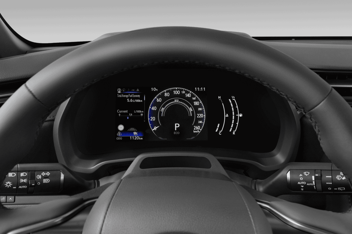 Kombiinstrument eines Lexus LBX Hybrid