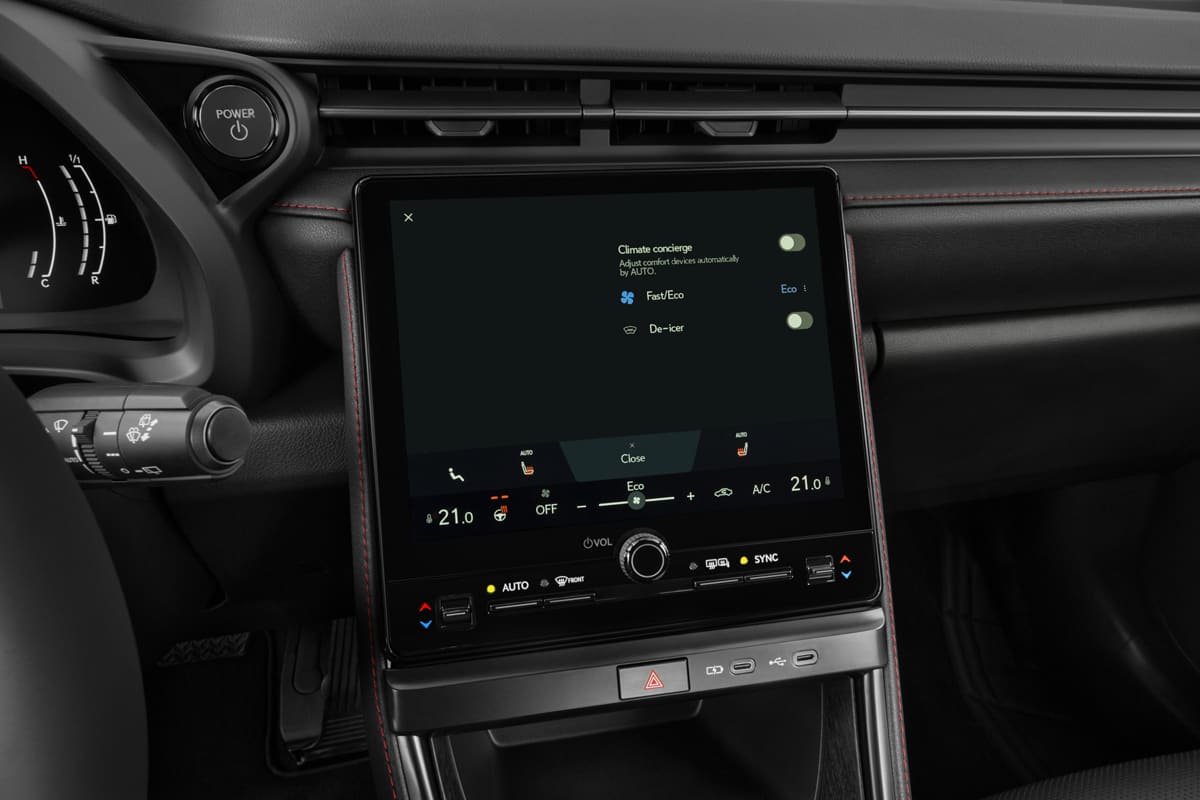 Mittelkonsole eines Lexus LBX Hybrid