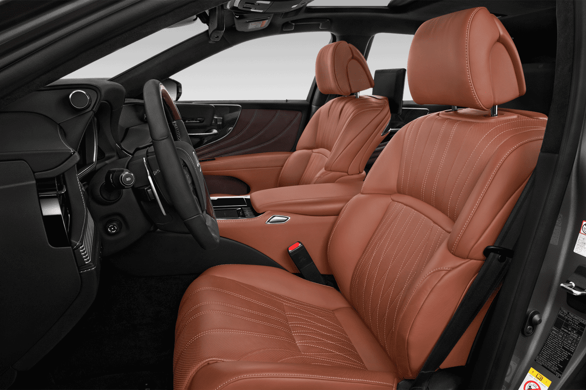 Vordersitze eines Lexus LS Hybrid