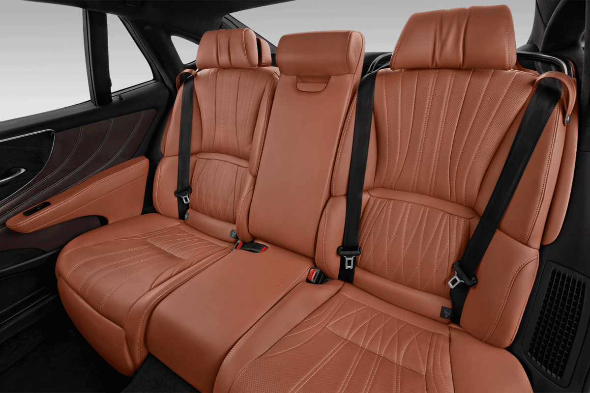 Rücksitzbank eines Lexus LS Hybrid