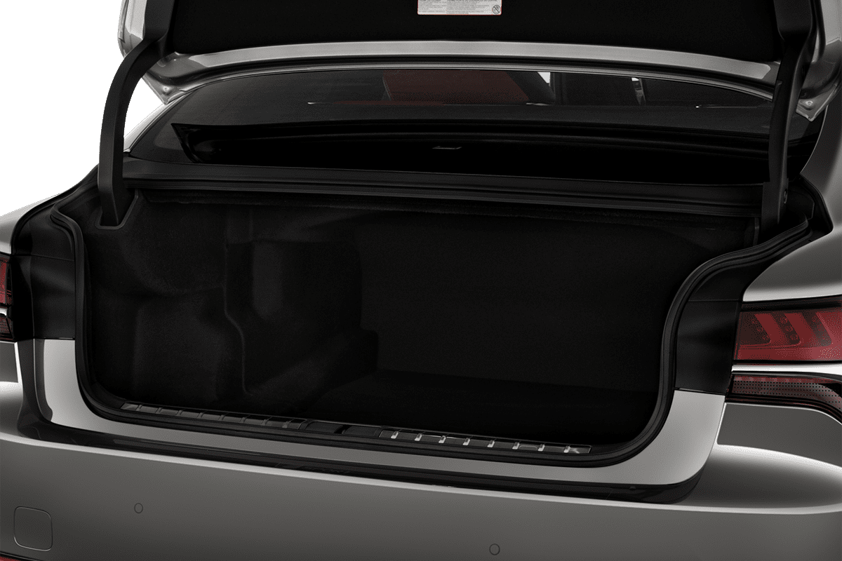 Kofferraum eines Lexus LS Hybrid