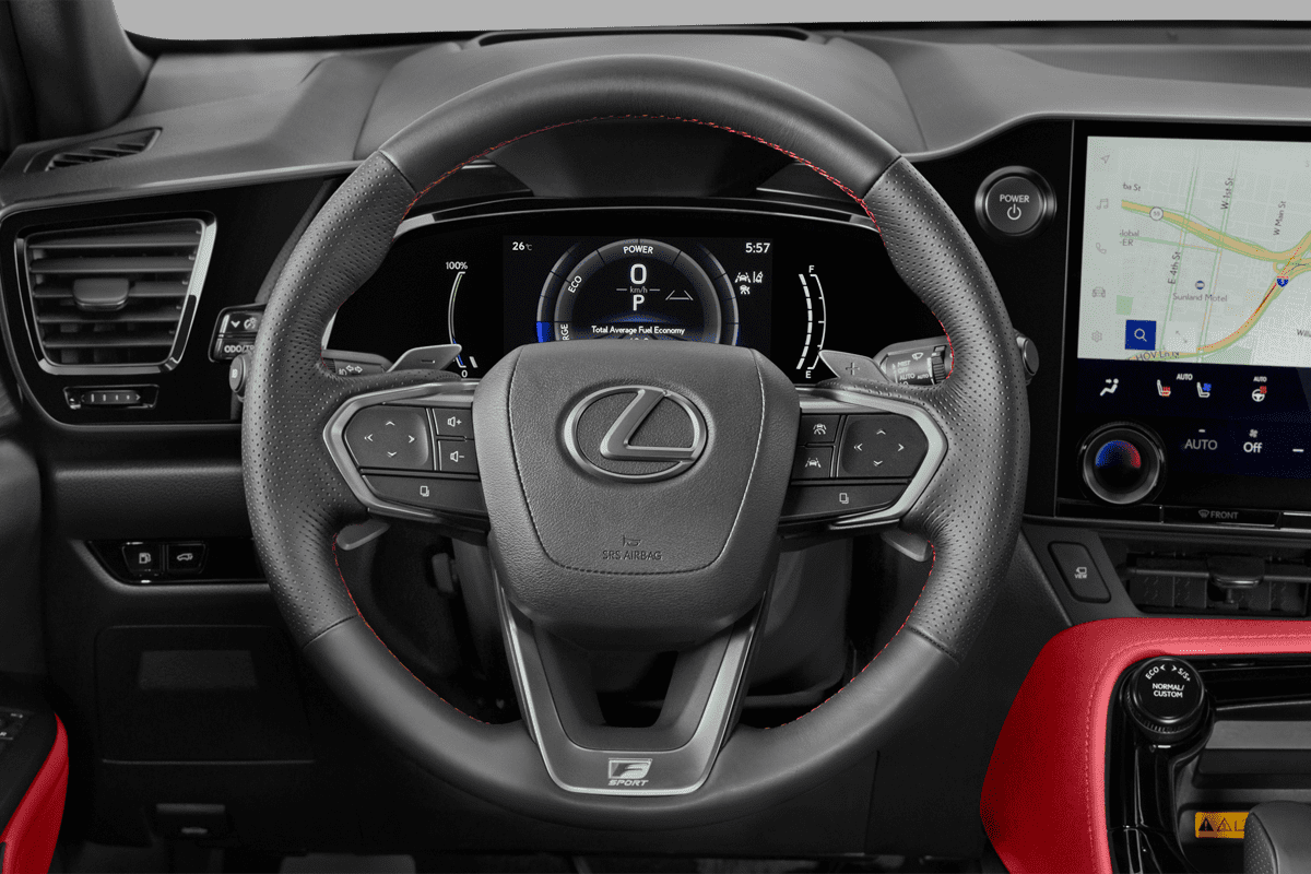 Lenkrad eines Lexus NX Plug-In-Hybrid