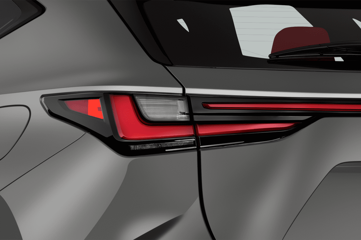 Heckleuchten eines Lexus NX Plug-In-Hybrid