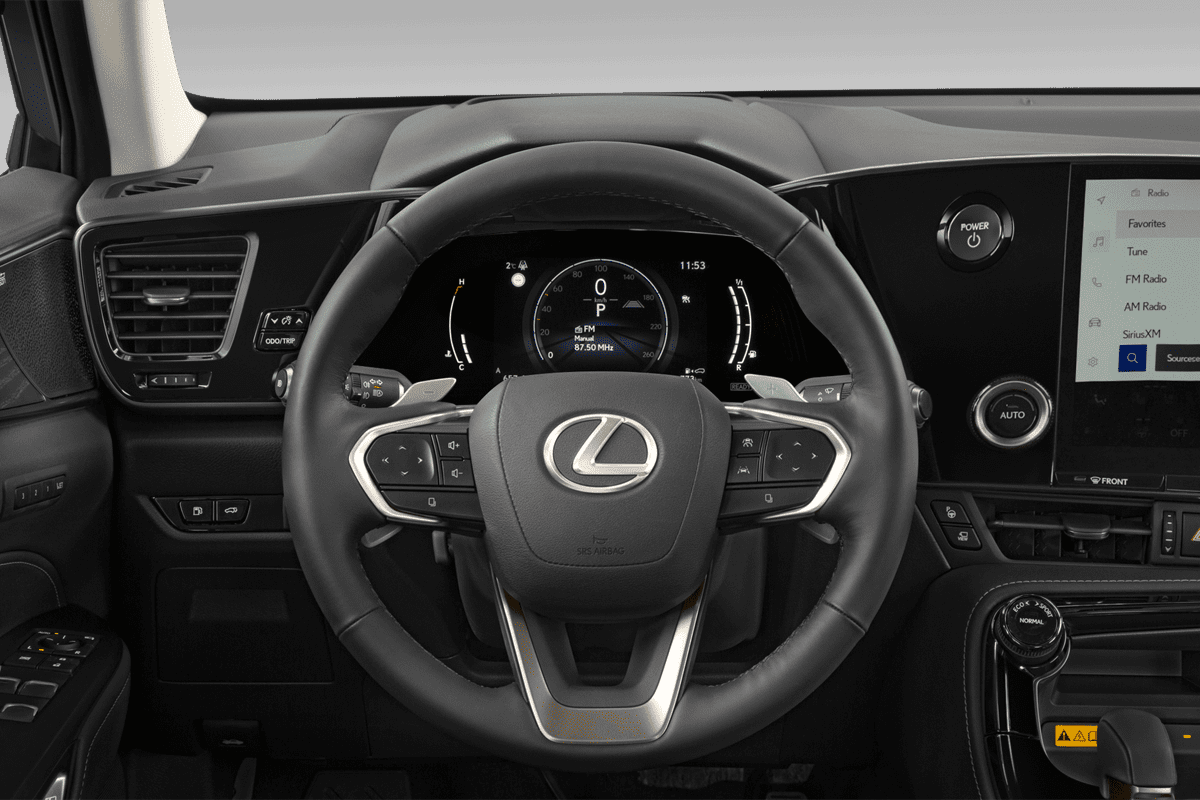Lenkrad eines Lexus NX Hybrid