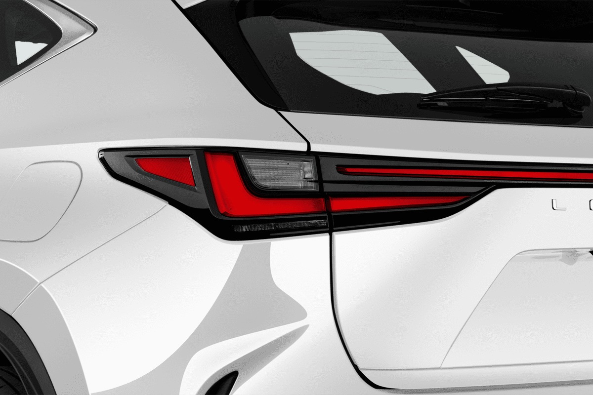 Heckleuchten eines Lexus NX Hybrid