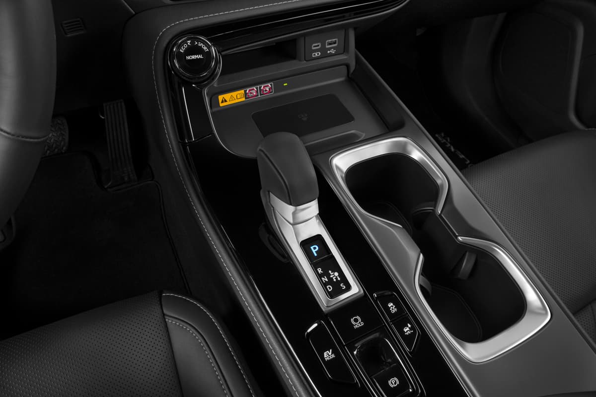Schaltknüppel eines Lexus NX Hybrid