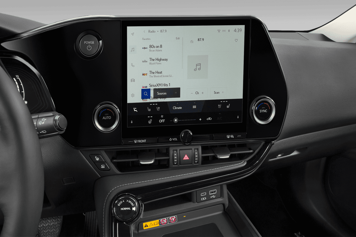 Mittelkonsole eines Lexus NX Hybrid