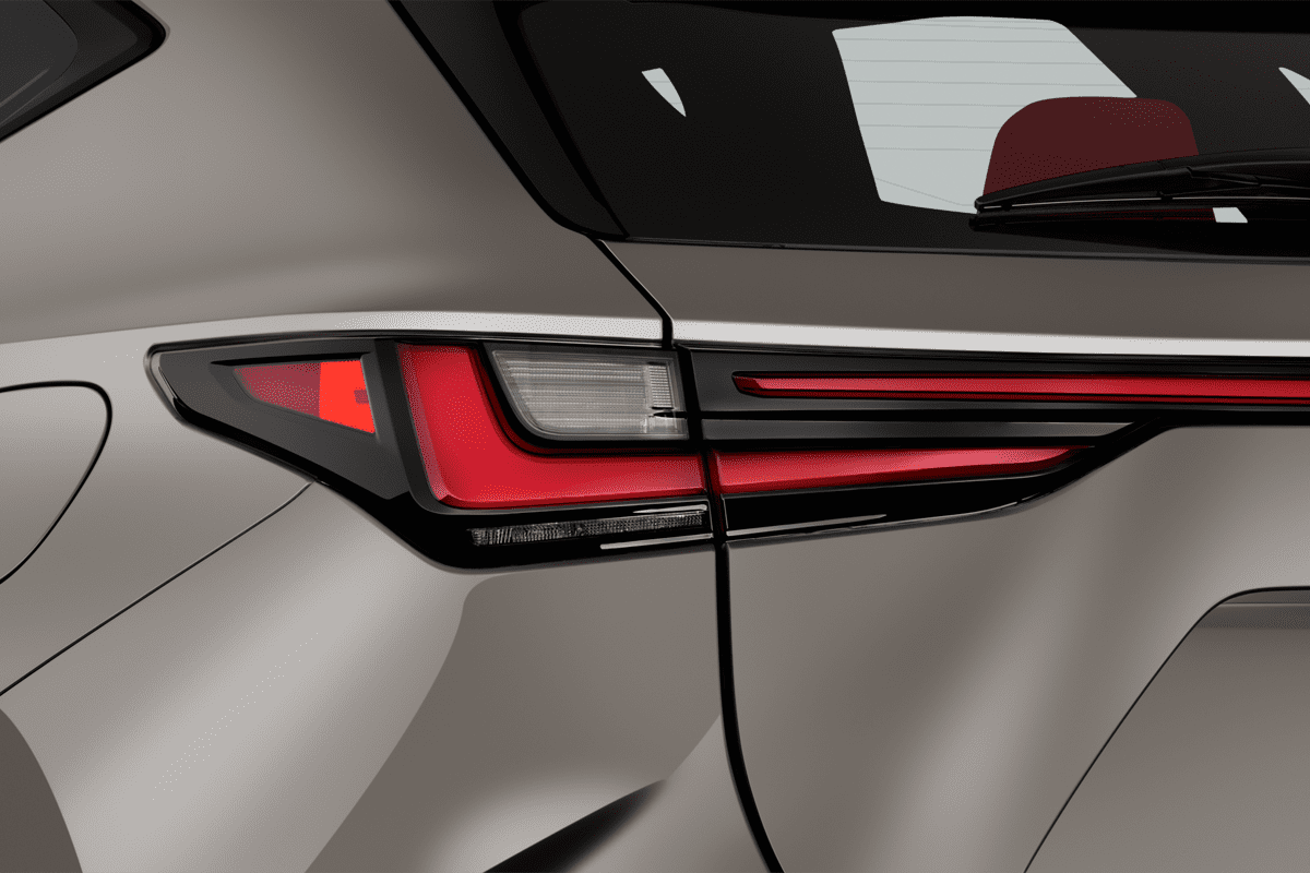 Heckleuchten eines Lexus NX Plug-In-Hybrid