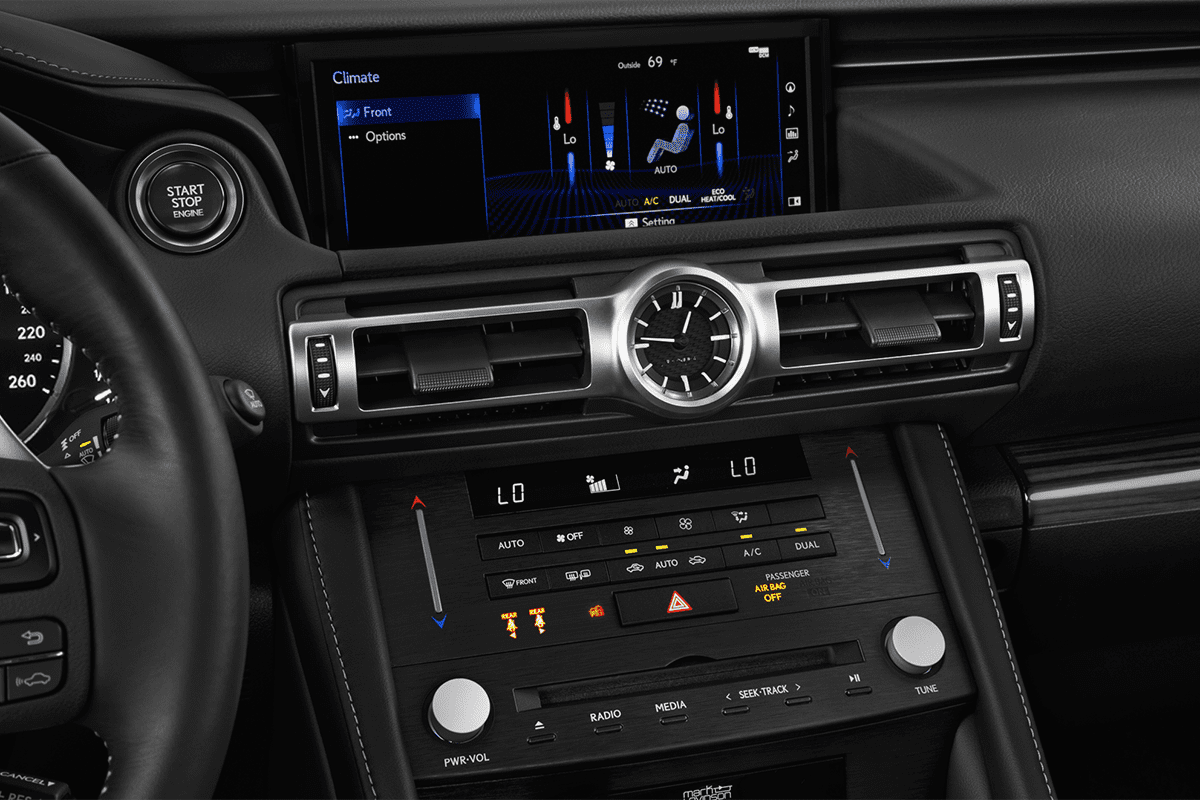 Klimasteuerung eines Lexus RC Hybrid