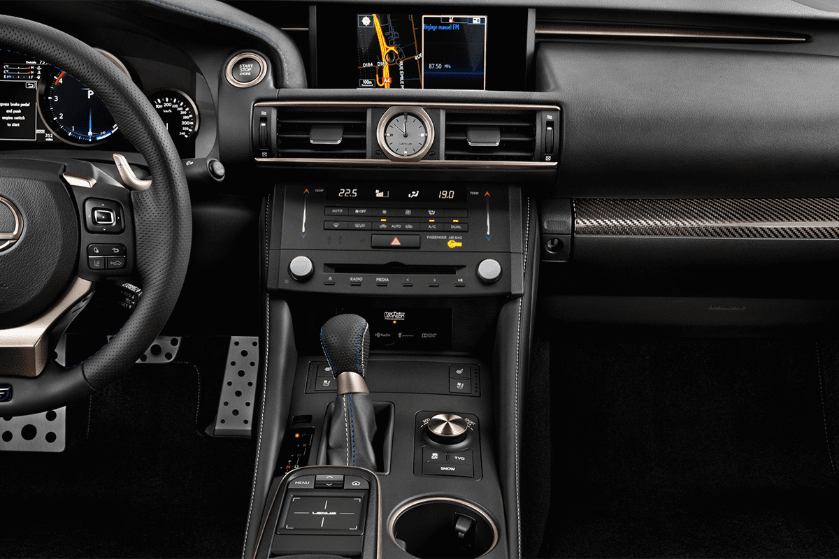 Mittelkonsole eines Lexus RC