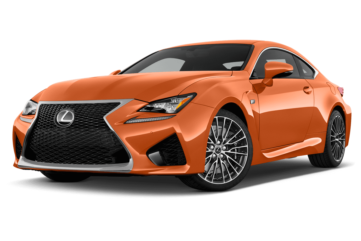 Tiefe, schräge Heckansicht eines Lexus RC, freigestellt