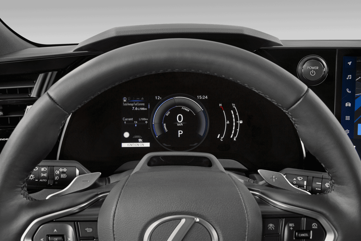 Kombiinstrument eines Lexus RX Plug-in-Hybrid