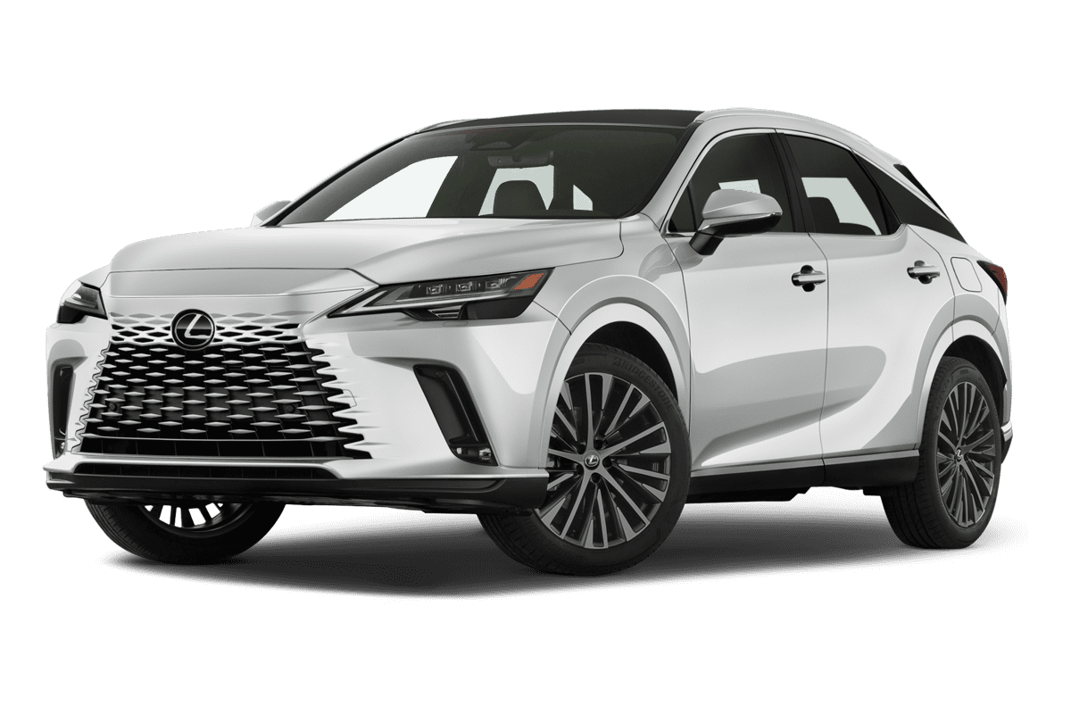 Tiefe, schräge Heckansicht eines Lexus RX Plug-in-Hybrid, freigestellt