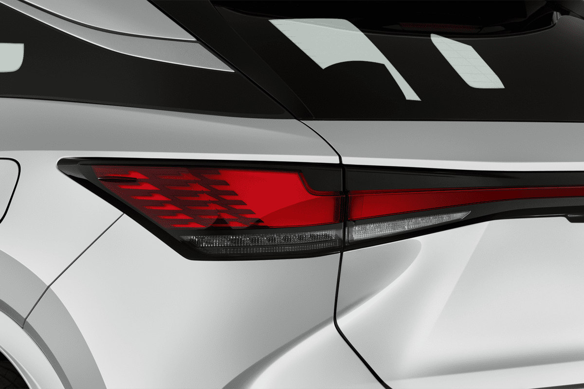 Heckleuchten eines Lexus RX Plug-in-Hybrid