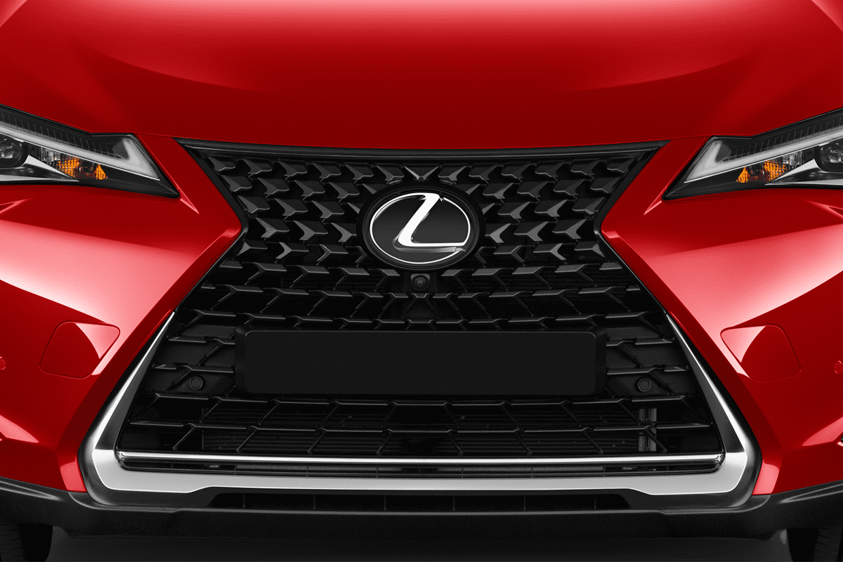 Kühlergrill eines Lexus UX Hybrid 