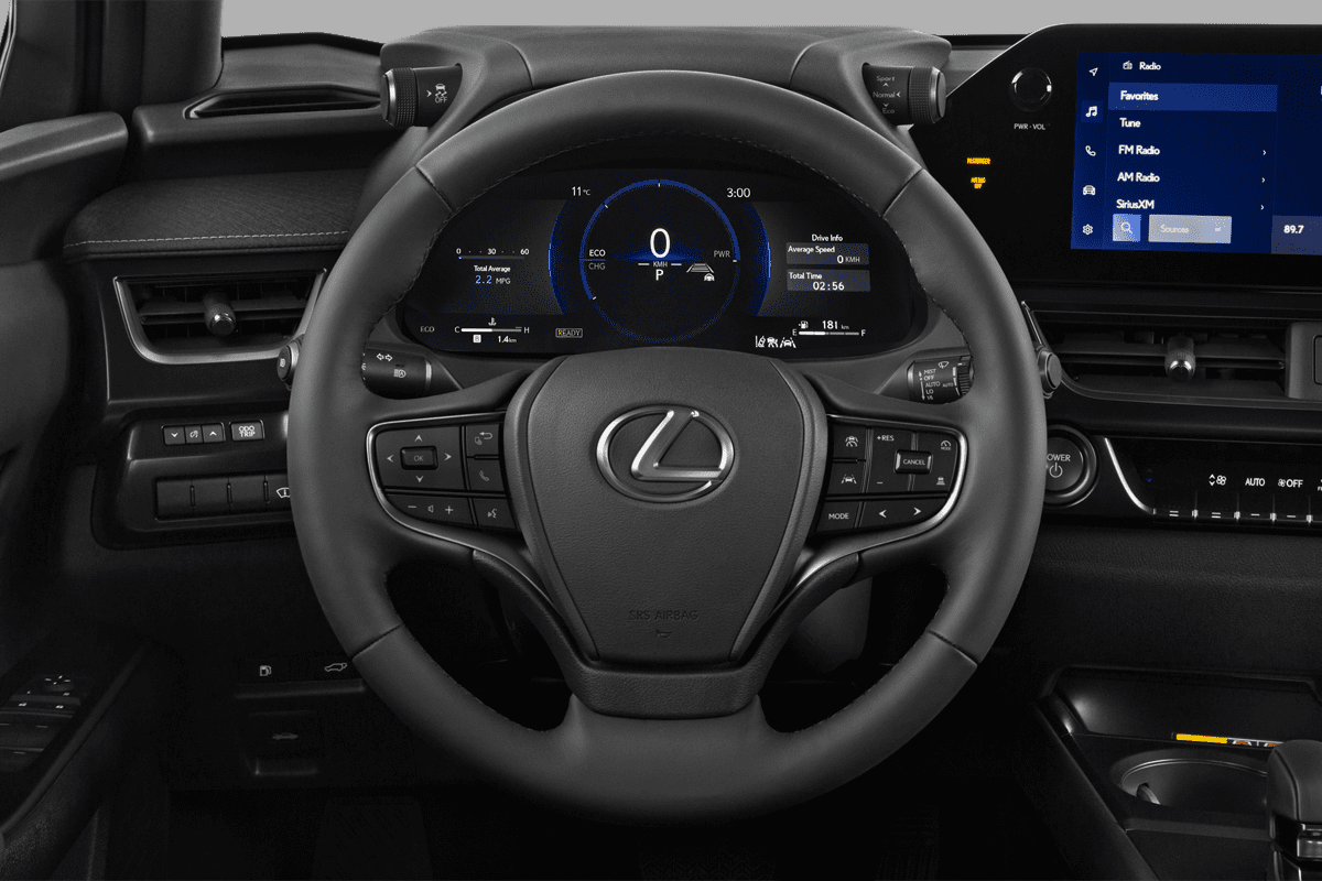 Lenkrad eines Lexus UX Hybrid 