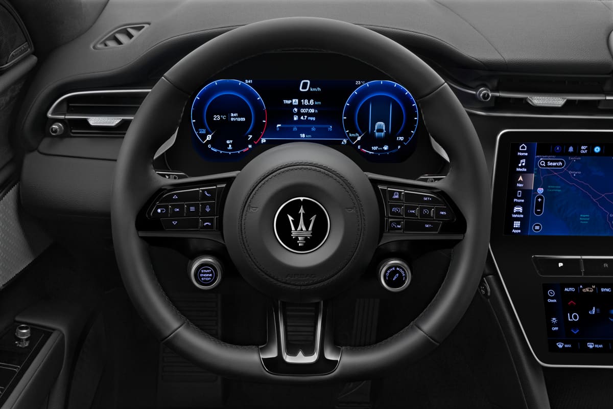 Lenkrad eines Maserati Grecale