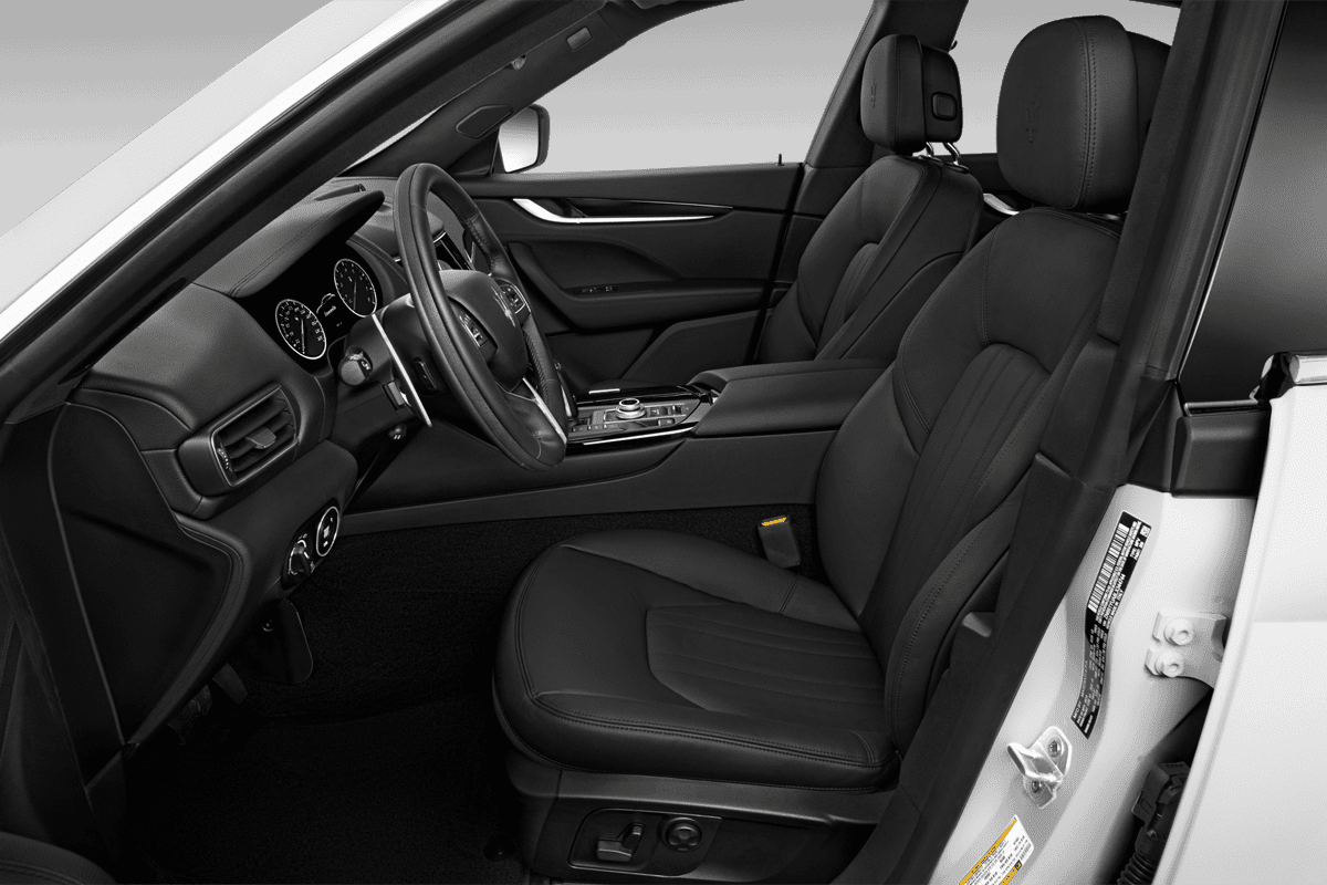 Vordersitze eines Maserati Levante
