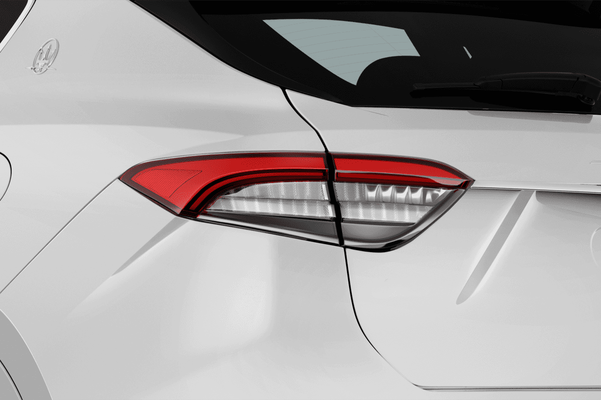Heckleuchten eines Maserati Levante