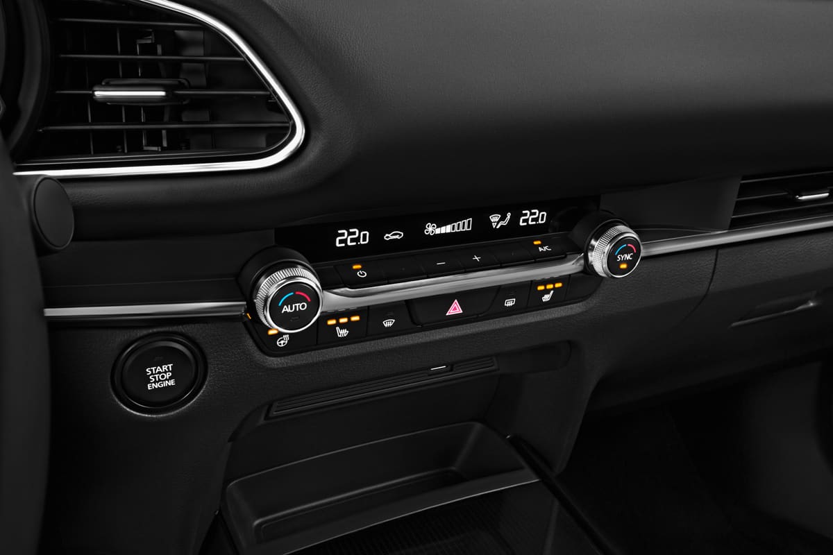 Klimasteuerung eines Mazda CX-30 Homura