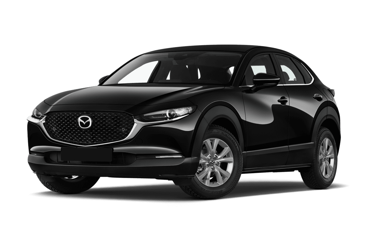 Tiefe, schräge Heckansicht eines Mazda CX-30, freigestellt