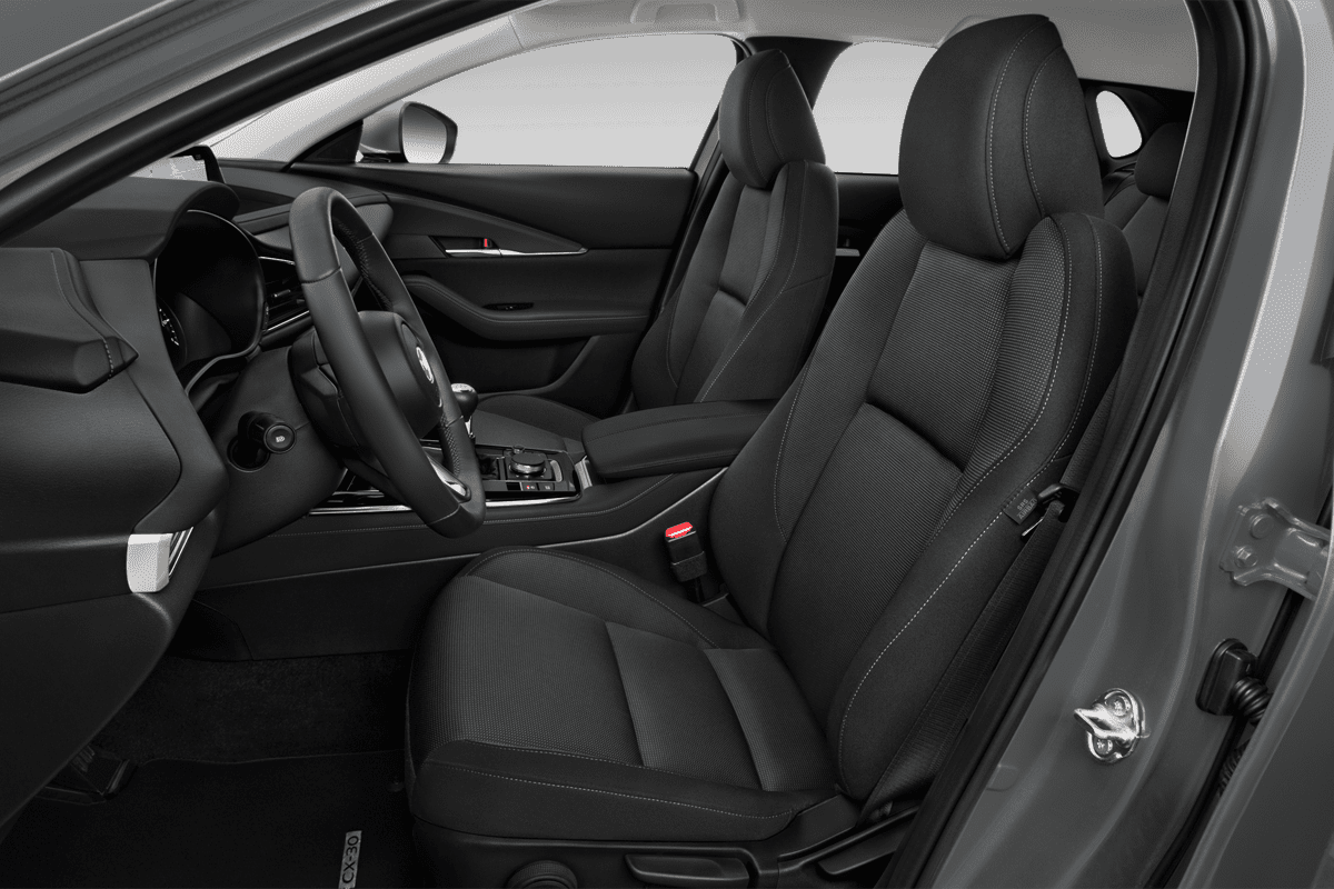 Vordersitze eines Mazda CX-30 (neues Modell)