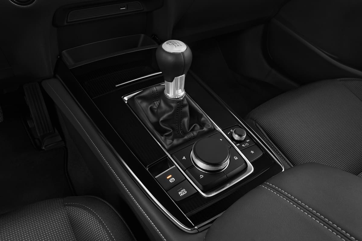 Schaltknüppel eines Mazda CX-30 (neues Modell)
