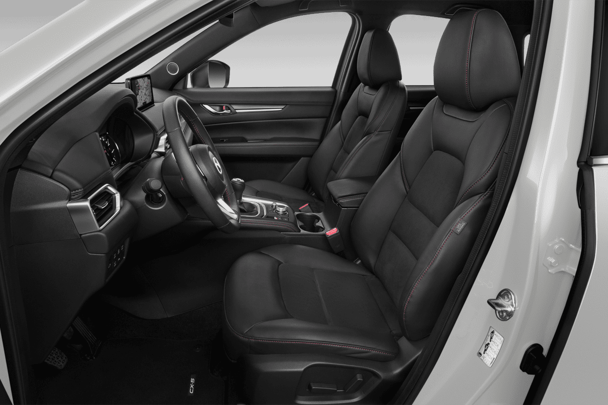 Vordersitze eines Mazda CX-5 Homura (neues Modell)