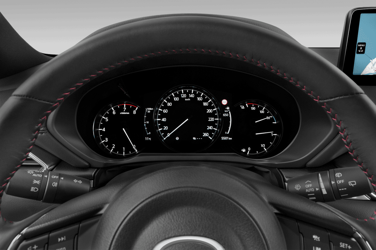 Kombiinstrument eines Mazda CX-5 Homura (neues Modell)