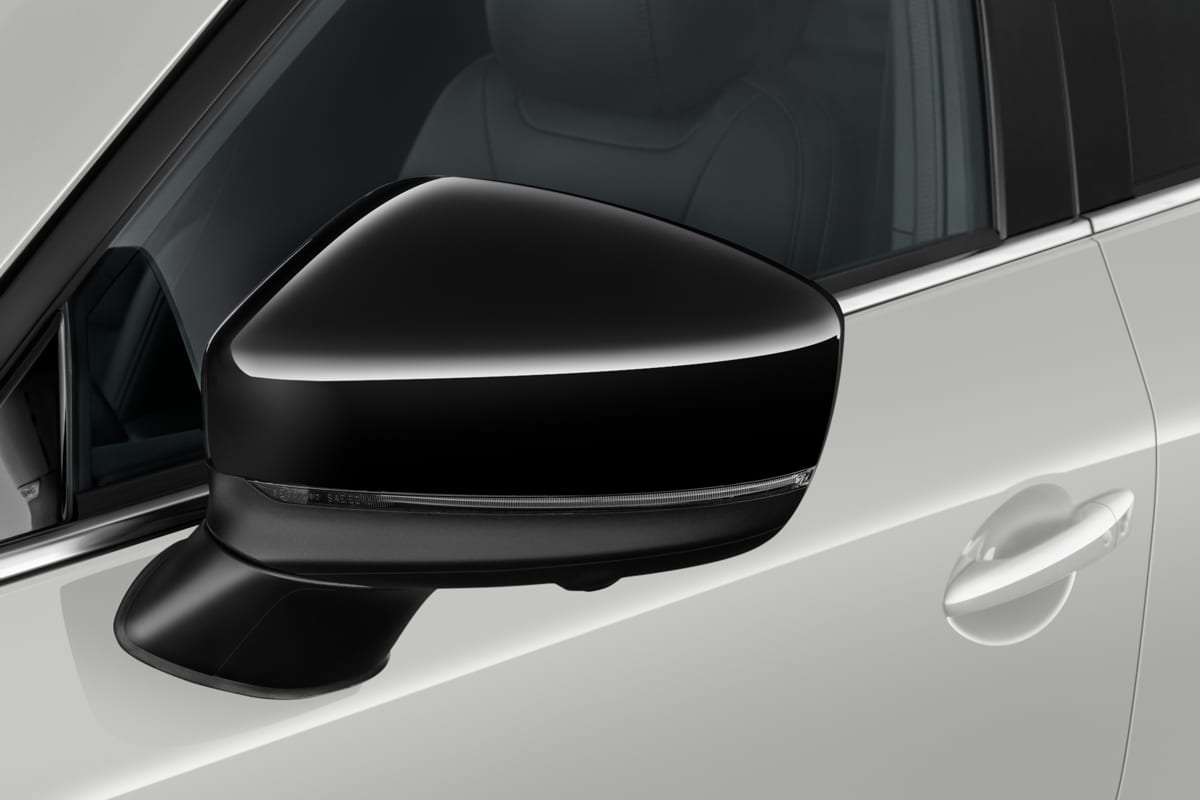 Rückspiegel eines Mazda CX-5 Homura (neues Modell)