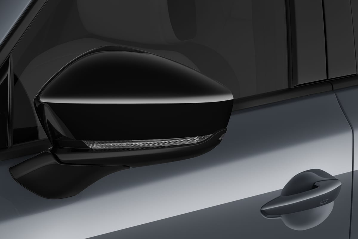 Rückspiegel eines Mazda CX-5 (neues Modell)