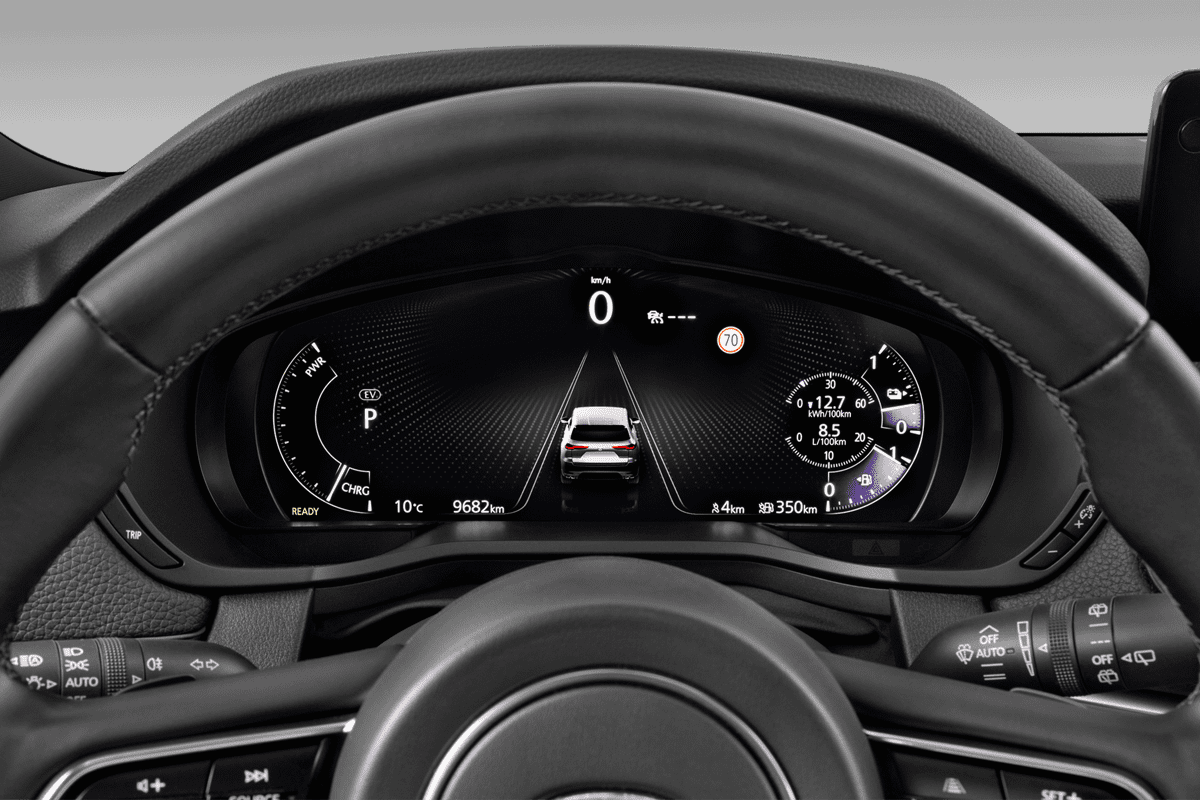 Kombiinstrument eines Mazda CX-60 Plug-in Hybrid 