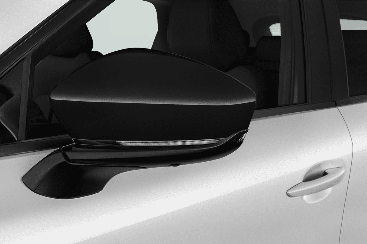 Rückspiegel eines Mazda CX-60 Plug-in Hybrid 