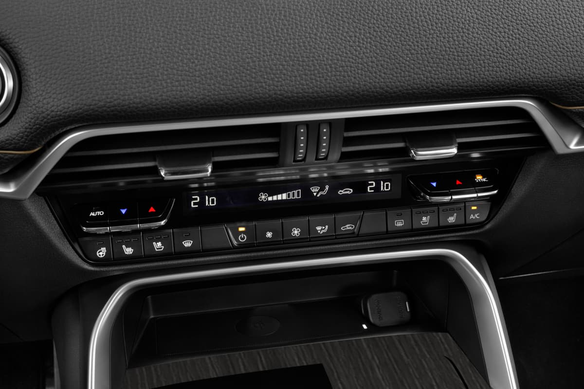 Klimasteuerung eines Mazda CX-60 Plug-in Hybrid 