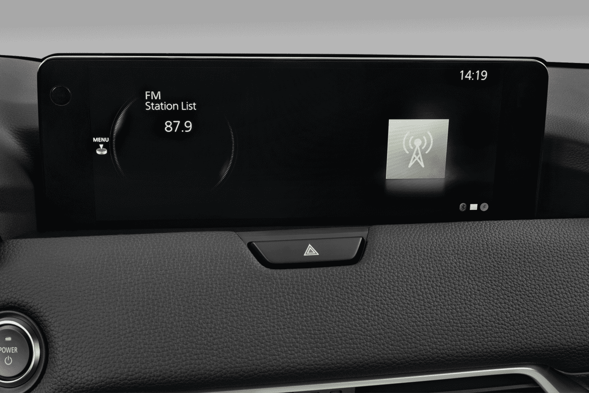 Audiosystem eines Mazda CX-60 Plug-in Hybrid  (KI-generiert)